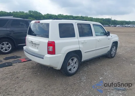 2010 Jeep Patriot Sport z USA, uszkodzony, nr VIN 1J4NT1GA8AD621184